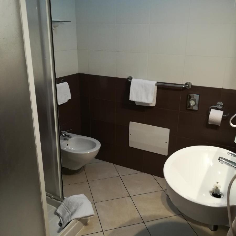 La Locanda Del Mare B&B Ла-Калетта Экстерьер фото