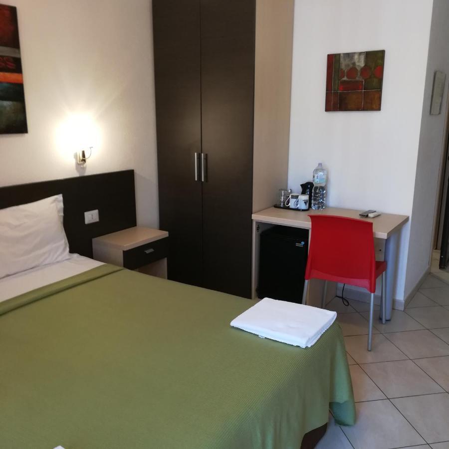 La Locanda Del Mare B&B Ла-Калетта Экстерьер фото